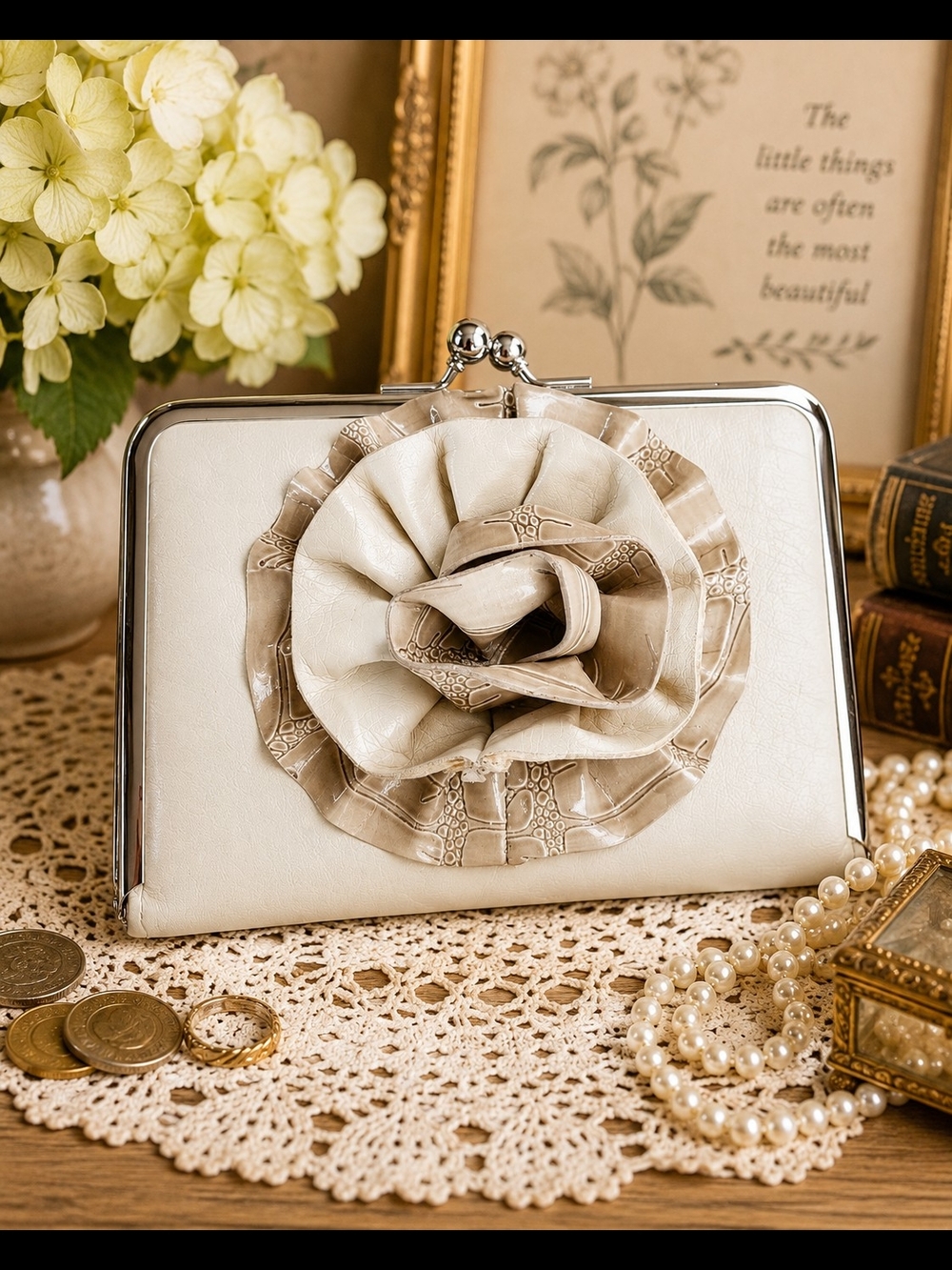 Elegant Cream Rose Appliqué Clutch‎ Bag
